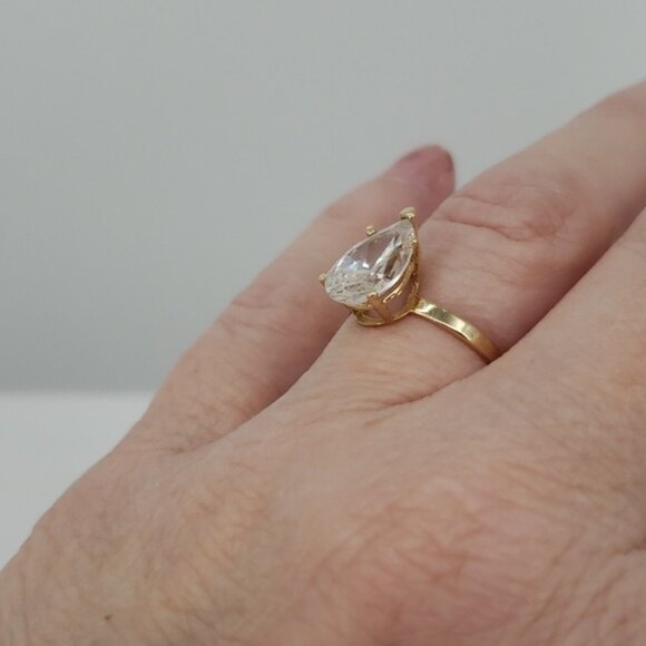 Pear Shape 14K Yellow Gold Pear-Shaped CZ Diamond Solitaire Engagement Ring 5.5 - Picture 2 of 12